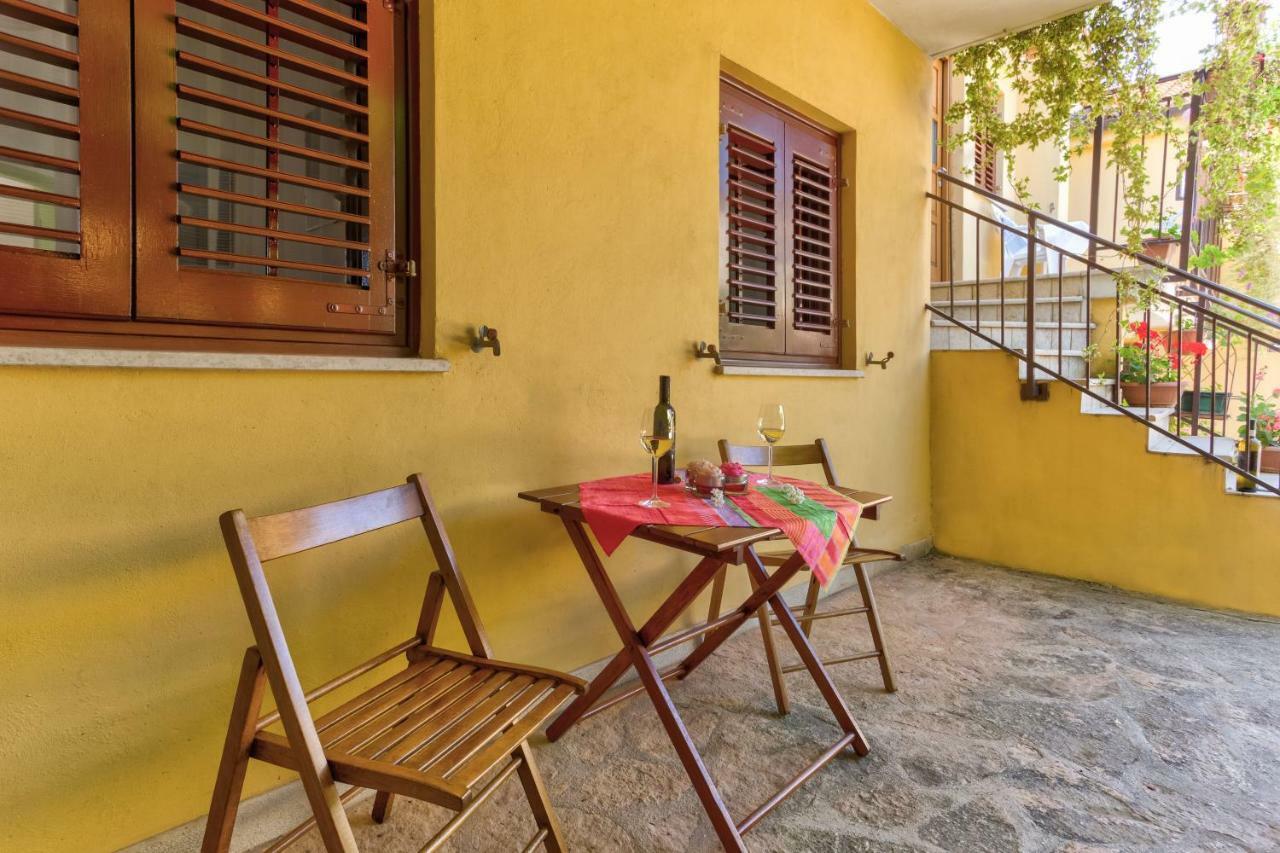 Apartments Redenta Tar-Vabriga Exterior photo