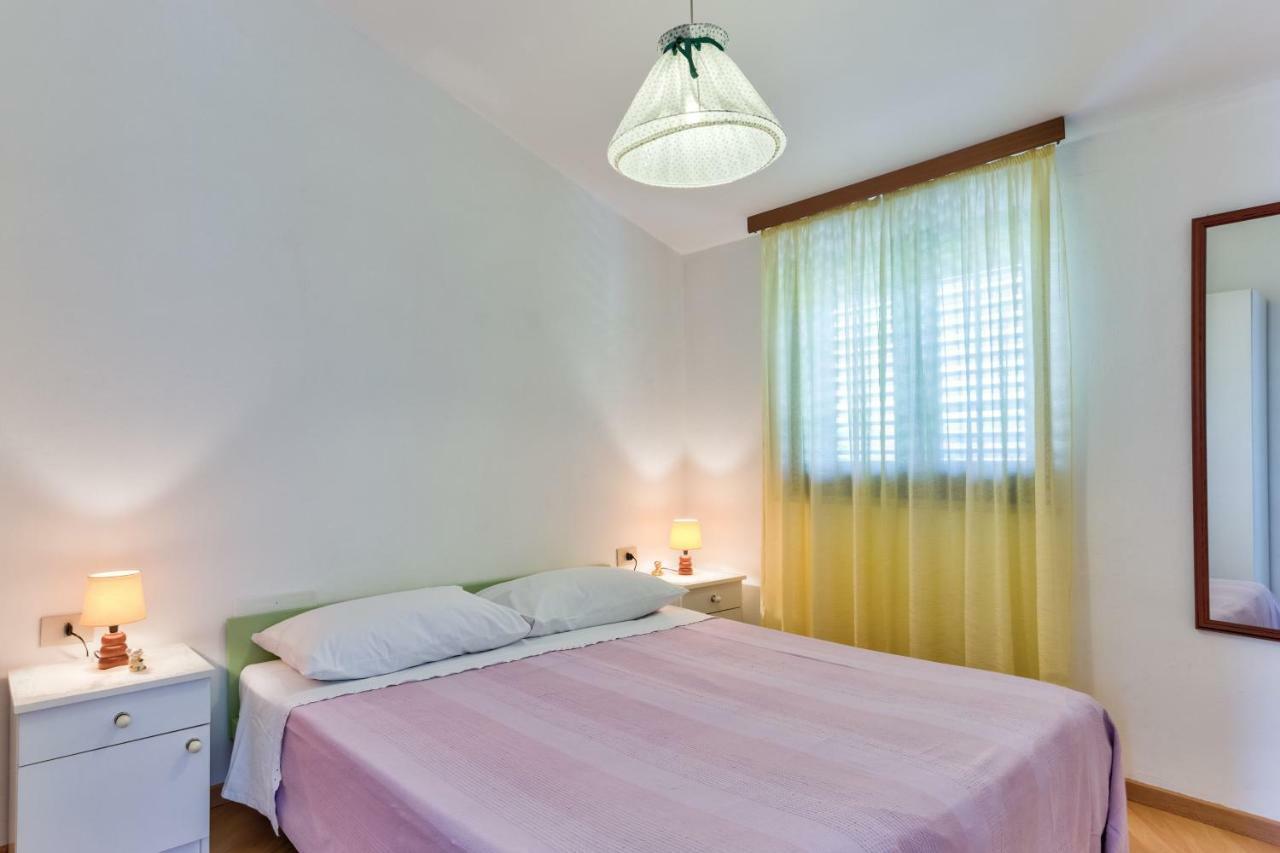Apartments Redenta Tar-Vabriga Exterior photo